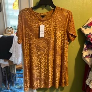 Hannah burn out velvet top. New with tag